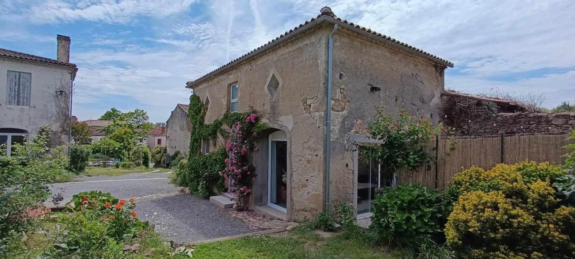 Maison Irondas Saint-Pierre-d'Aurillac Экстерьер фото