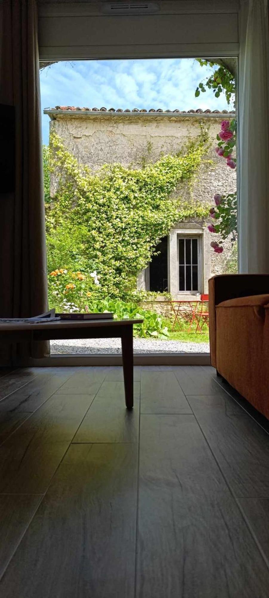 Maison Irondas Saint-Pierre-d'Aurillac Экстерьер фото