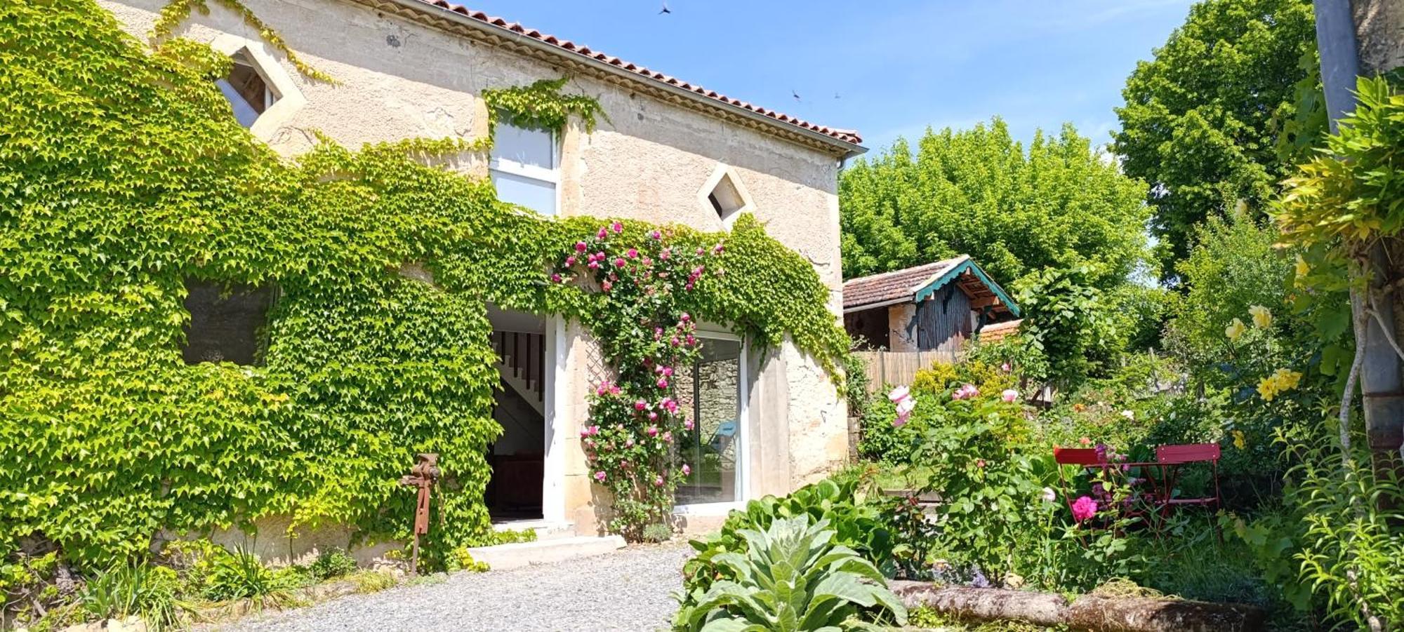 Maison Irondas Saint-Pierre-d'Aurillac Экстерьер фото